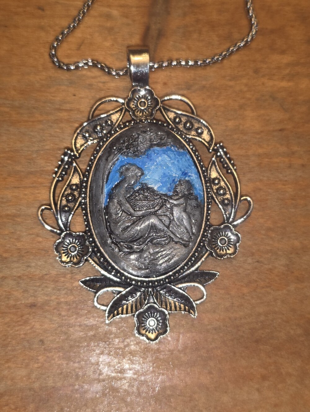 Blue & Black Distressed Family Cameo W Floral Silver Tone Frame W Chain Necklace